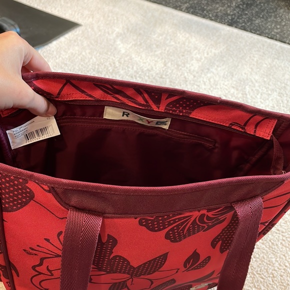 Zipper Roxy Tote - Picture 5 of 7